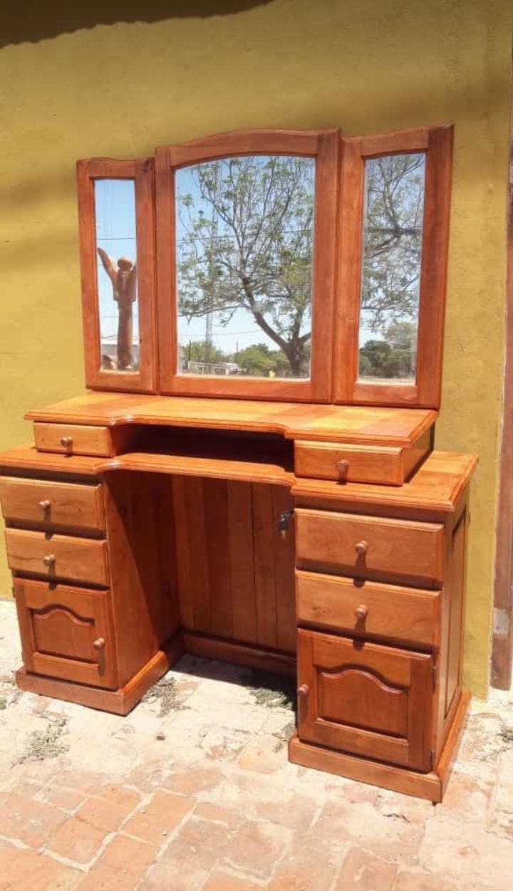 Toilette de Algarrobo Macizo con Espejo y Marco 2