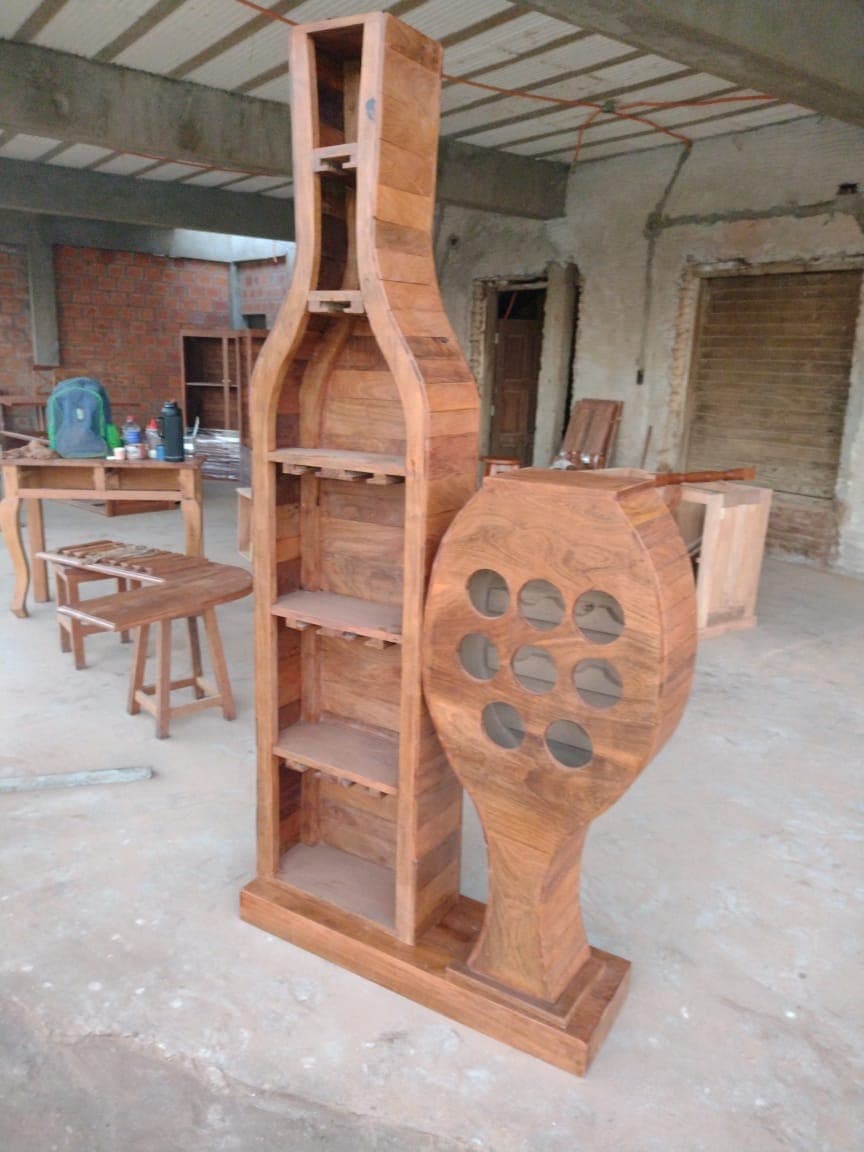 Vinoteca de Algarrobo Macizo con Botellero 1