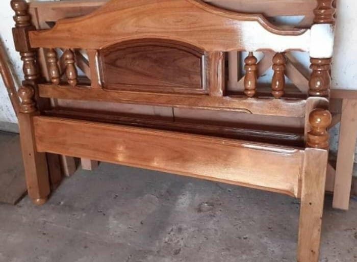 Cama de Algarrobo Macizo sin Cajonera 3