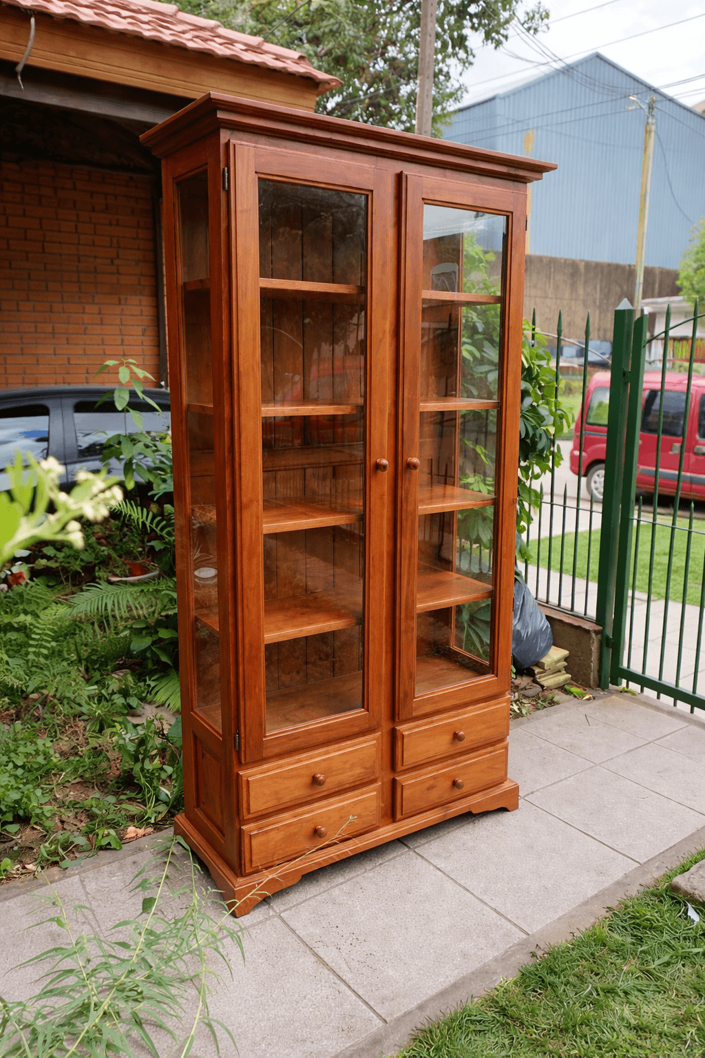 Biblioteca de Algarrobo Macizo con Puerta de Vidrio 1