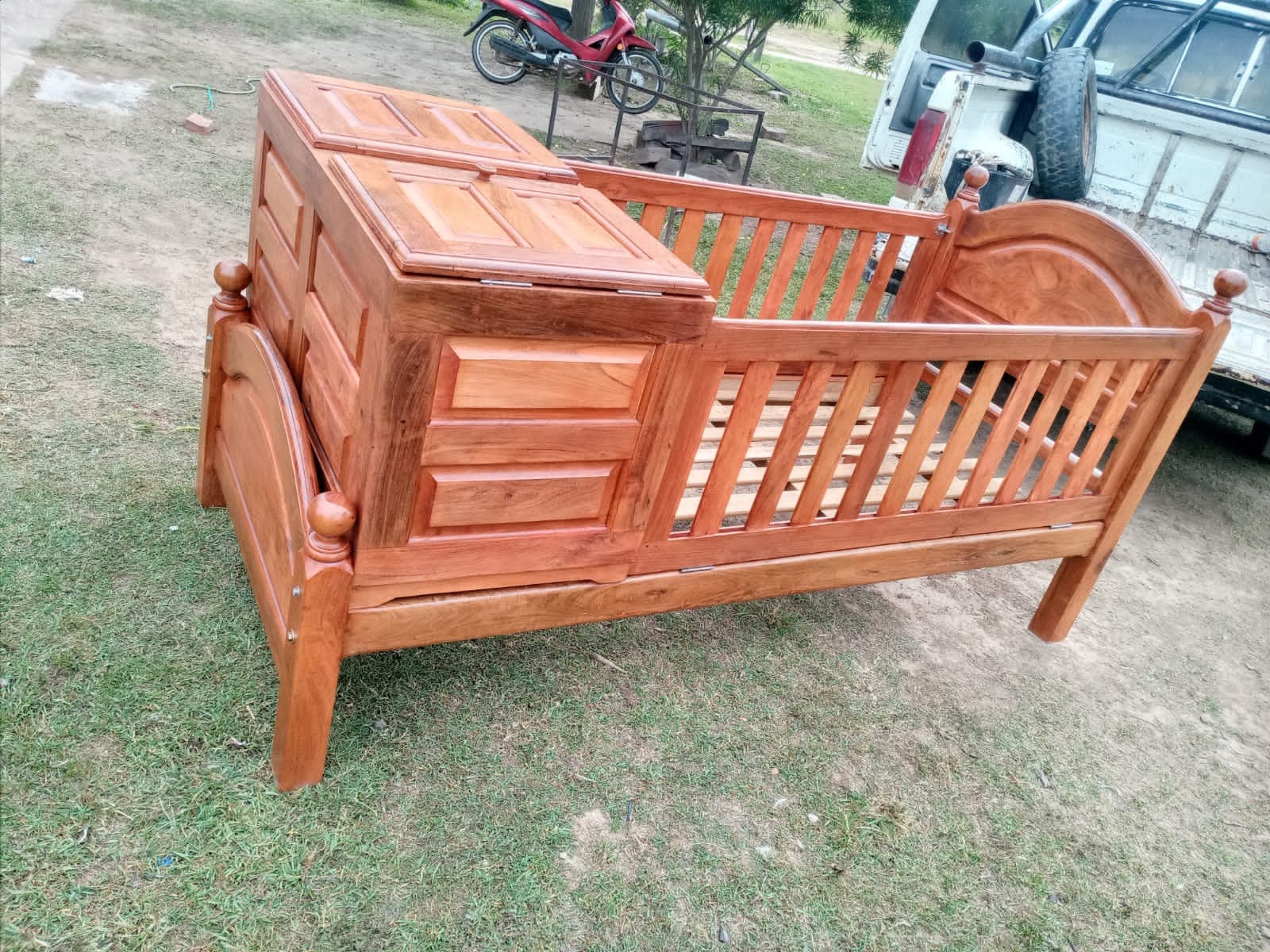 Cama Cuna de Algarrobo Macizo con Cajonera 1